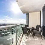 Towers Of Chevron - Private Apartments