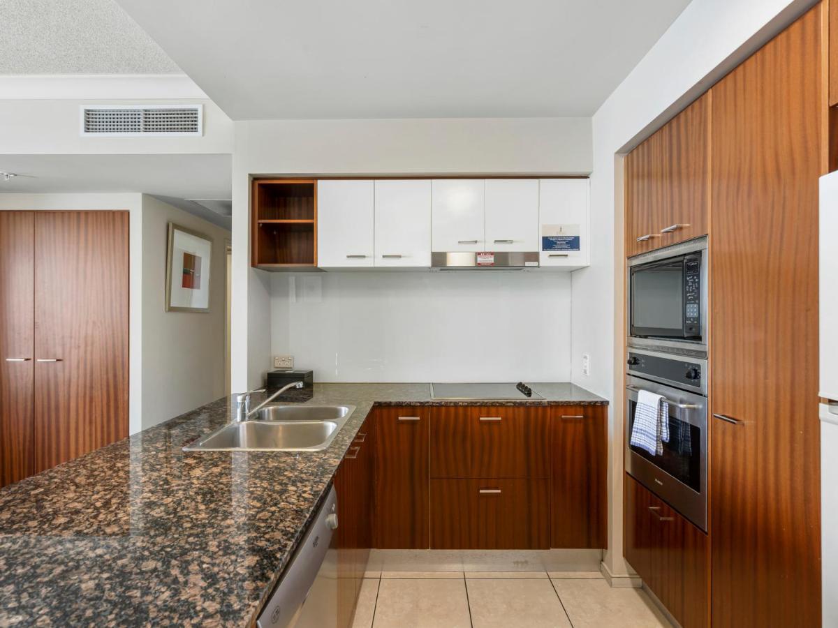 Towers Of Chevron - Private Apartment