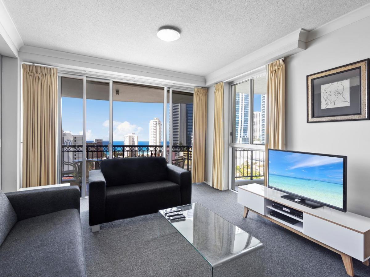 Towers Of Chevron - Private Apartment