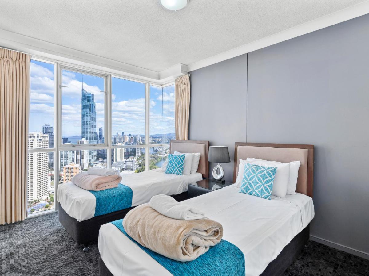 Towers Of Chevron - Private Apartment