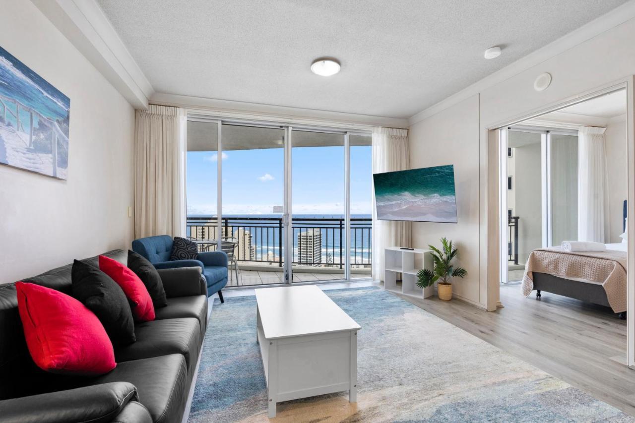 Towers Of Chevron - Private Apartment