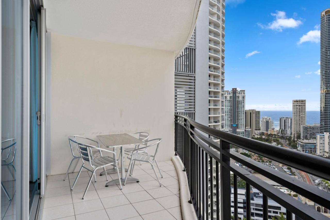 Apartment Towers Of Chevron - Private *