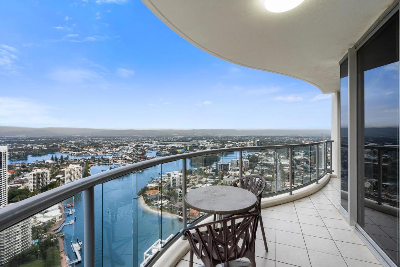 Towers Of Chevron - Private Apartment *