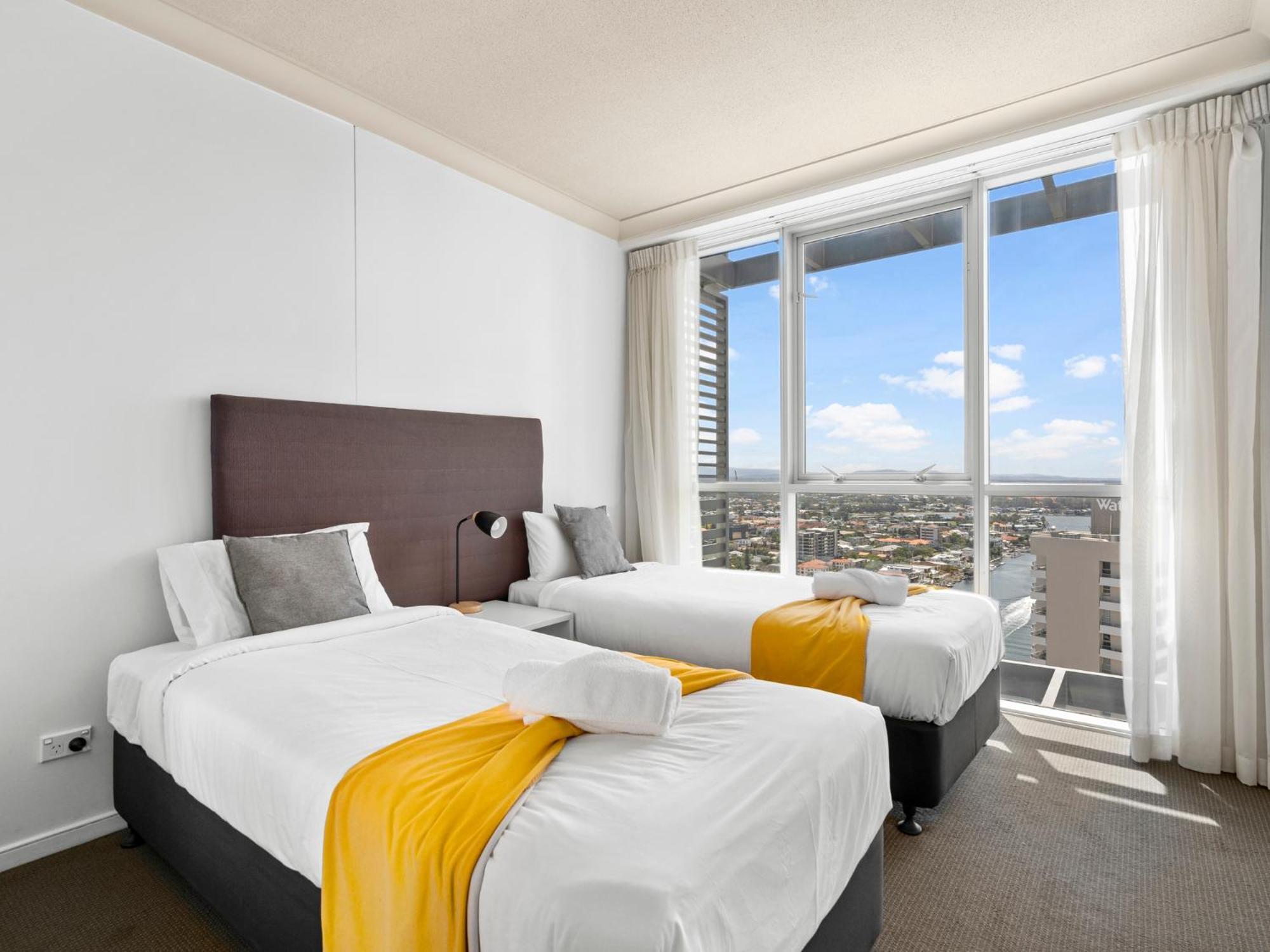 Towers Of Chevron - Private Apartment *
