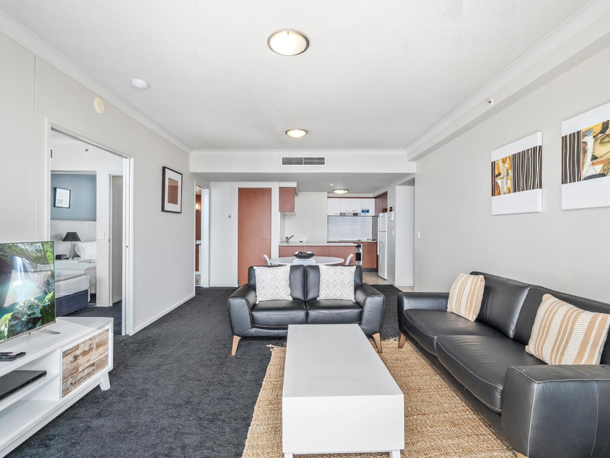 Apartment Towers Of Chevron - Private